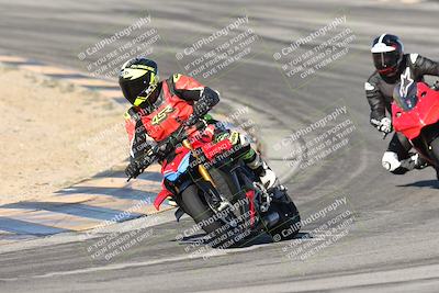 media/Dec-01-2025-Moto Forza (Mon) [[2daa91e15f]]/2-Intermediate Group/Session 2 (Turns 9 and 10)/
